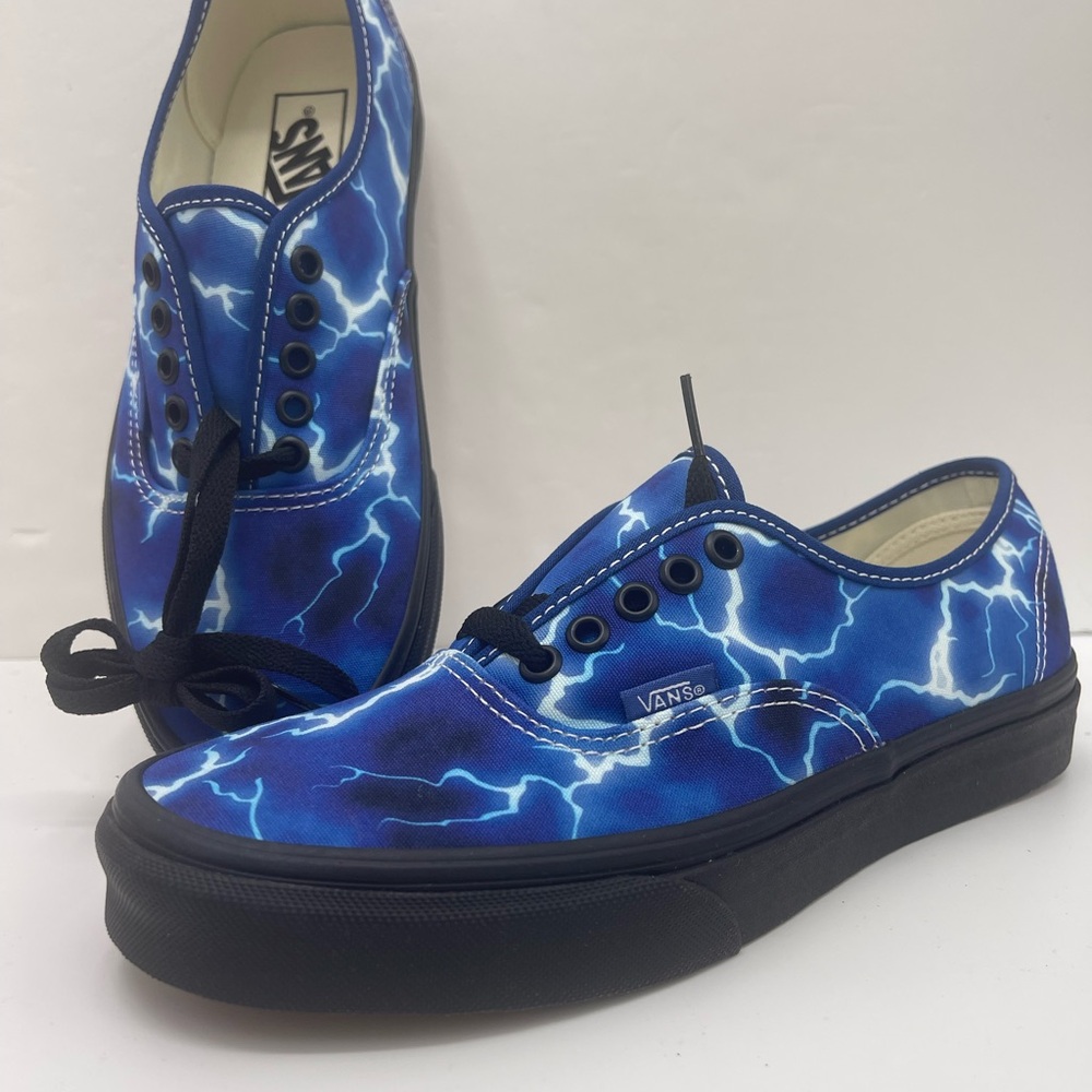Vans WMNS Authentic (Lightning)
Black/Blue Sneakers
VN0A5H78QFT
Electric Blue - Picture 15 of 16